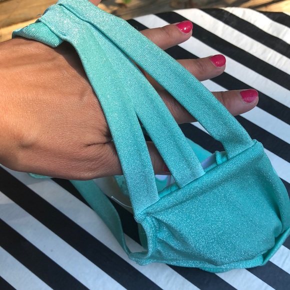 Bikini - Picture 8 of 8